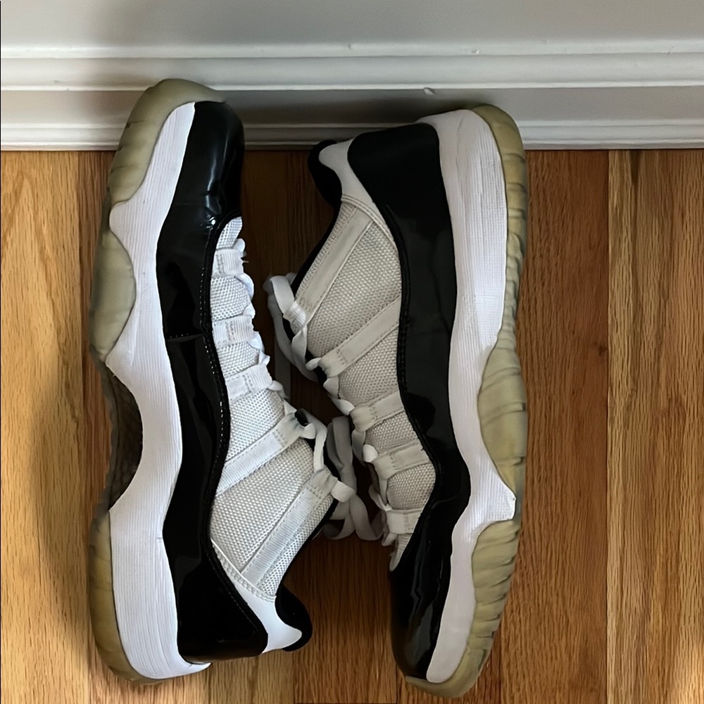Nike Air Jordan 11 Retro Low